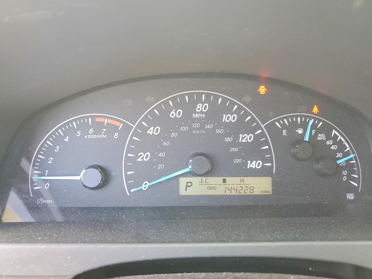 2014 TOYOTA CAMRY L photo 9