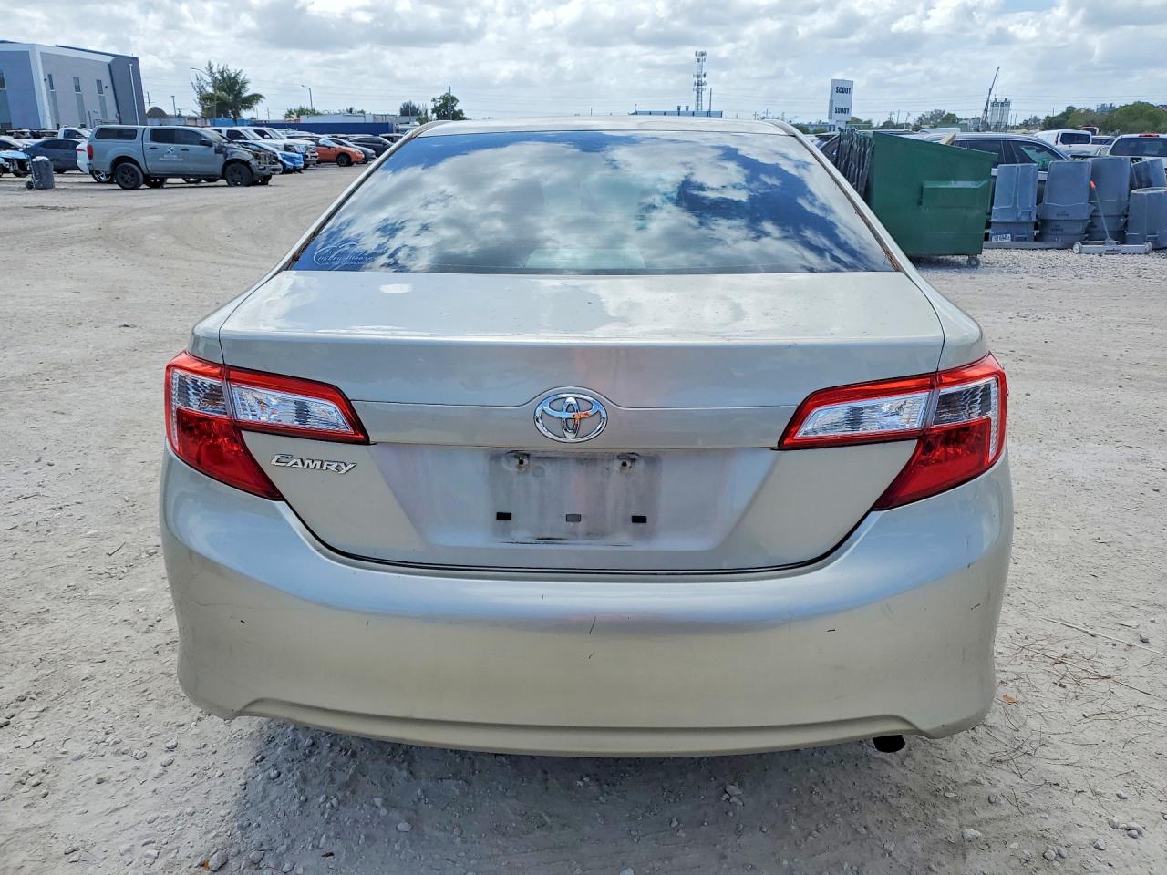 2014 TOYOTA CAMRY L photo 6