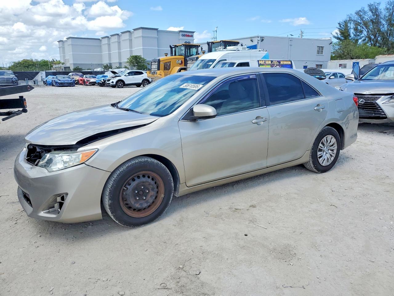 2014 TOYOTA CAMRY