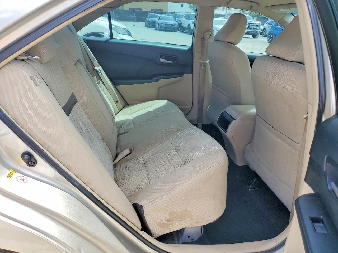 2014 TOYOTA CAMRY L photo 10