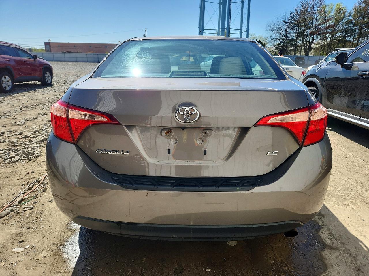 2017 TOYOTA COROLLA LE photo 16