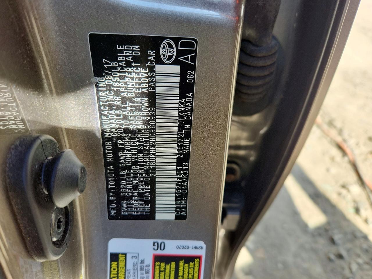 2017 TOYOTA COROLLA LE photo 34