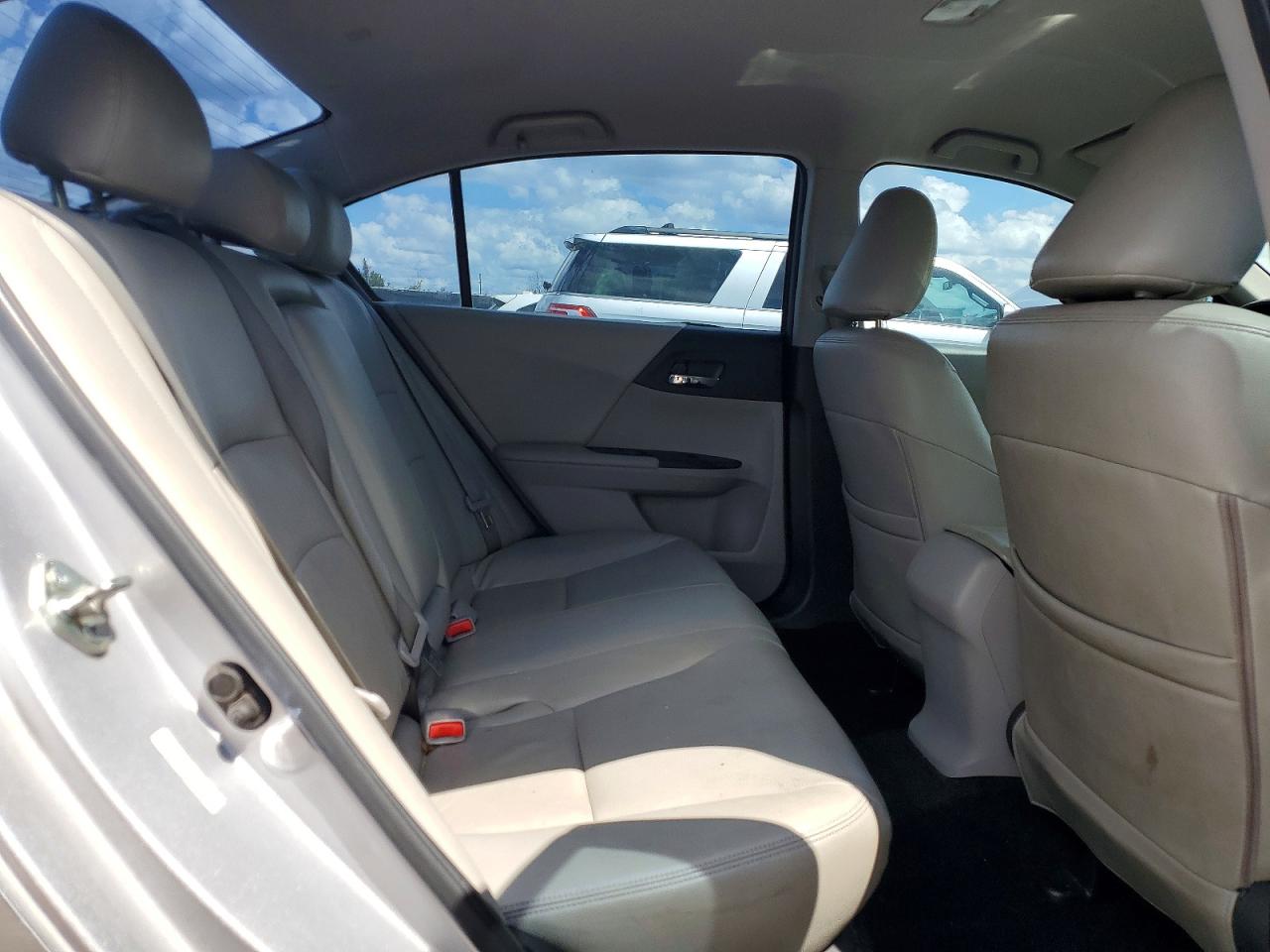 2014 HONDA ACCORD LX photo 28