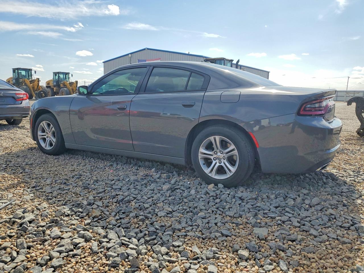 2018 DODGE CHARGER SXT photo 2