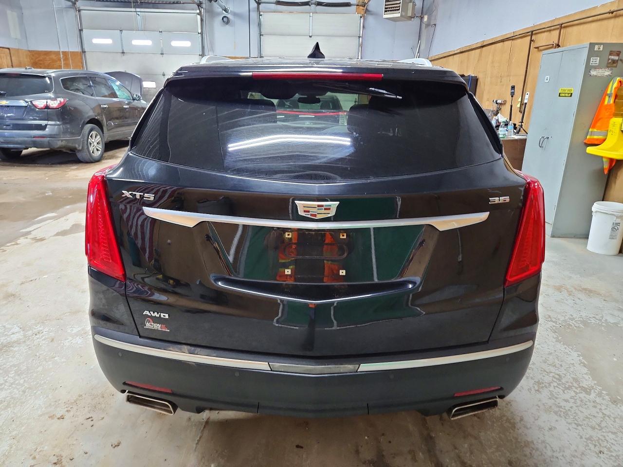 2017 CADILLAC XT5 LUXURY photo 11