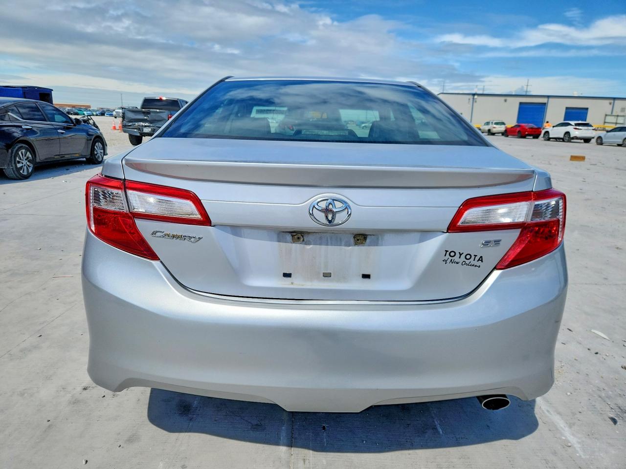 2013 TOYOTA CAMRY SE photo 11