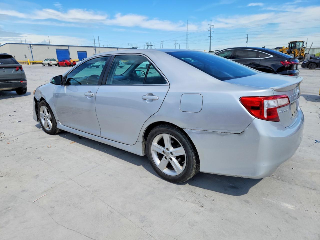 2013 TOYOTA CAMRY SE photo 3