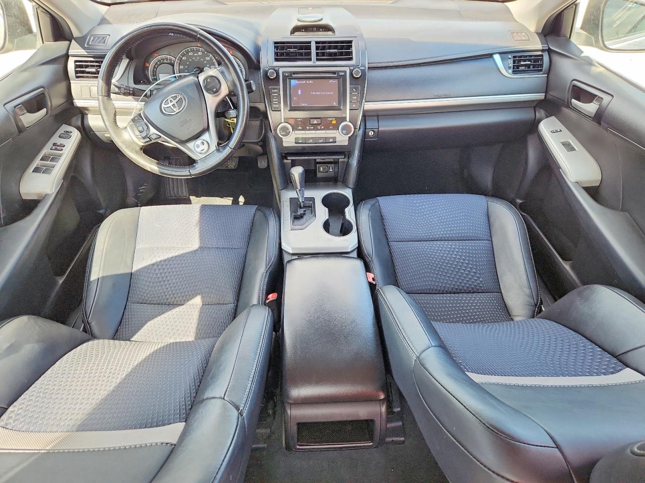 2013 TOYOTA CAMRY SE photo 15