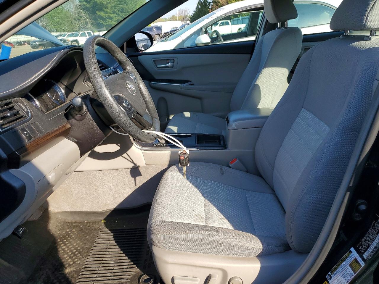 2016 TOYOTA CAMRY LE photo 13