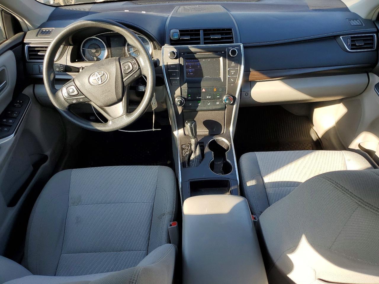 2016 TOYOTA CAMRY LE photo 15