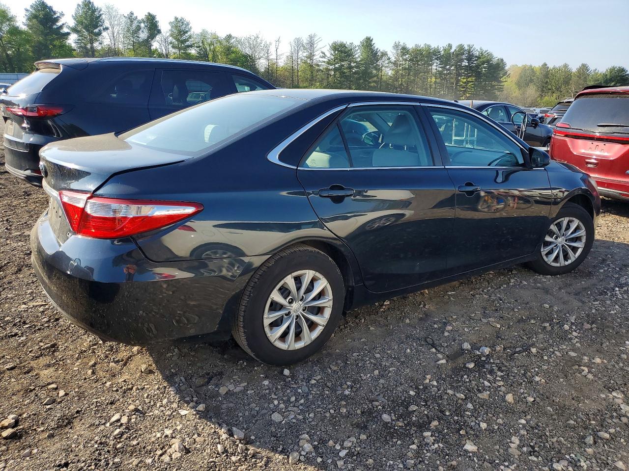 2016 TOYOTA CAMRY LE photo 5