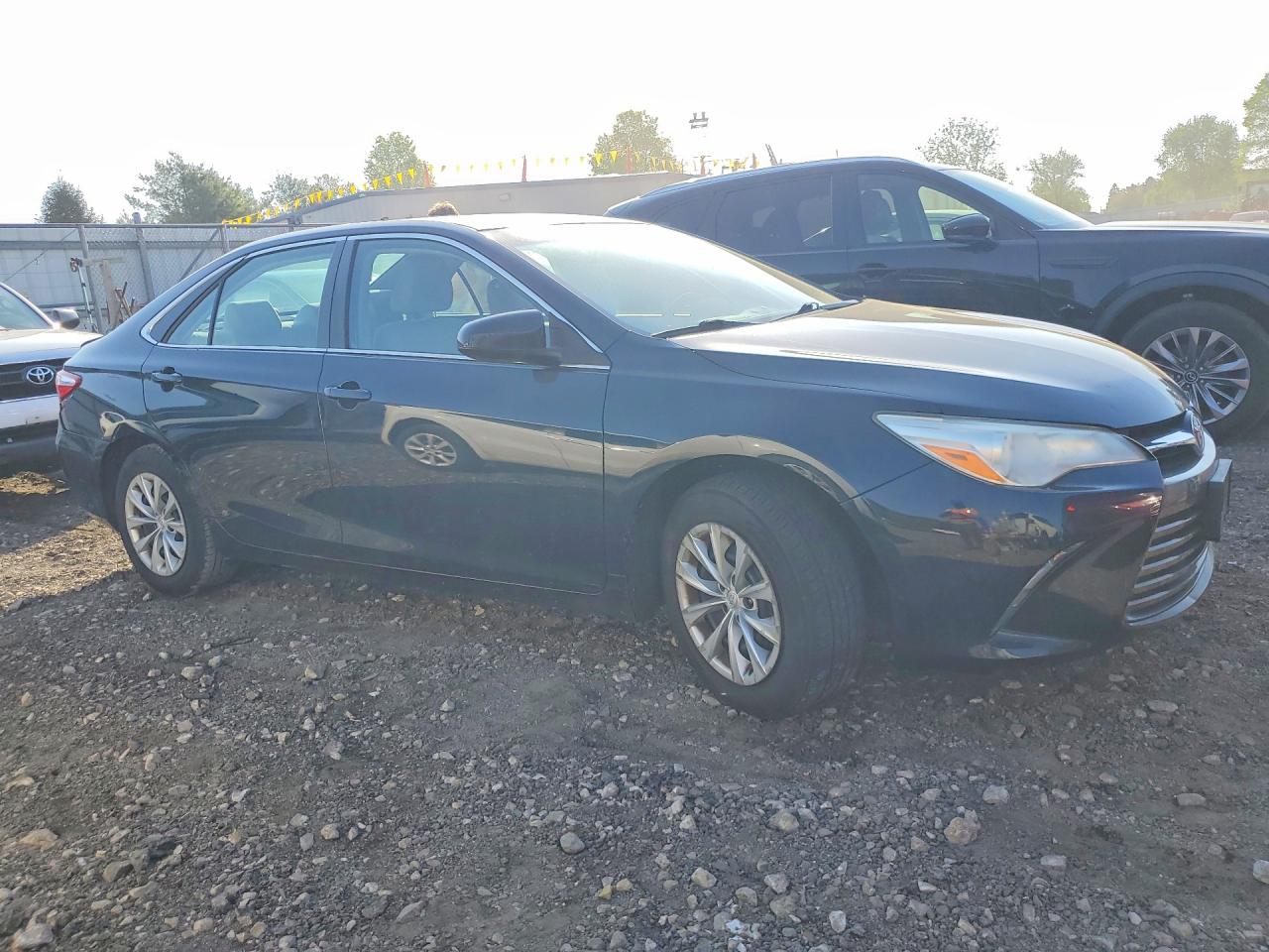 2016 TOYOTA CAMRY LE photo 7