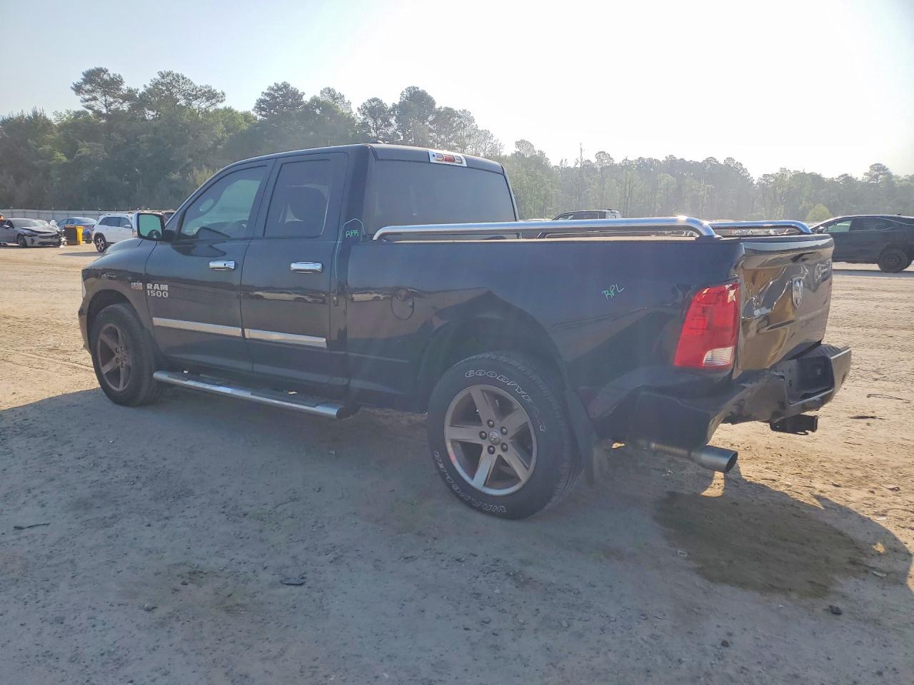 2013 RAM 1500 ST photo 4