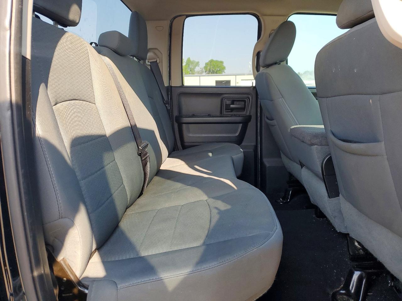 2013 RAM 1500 ST photo 28