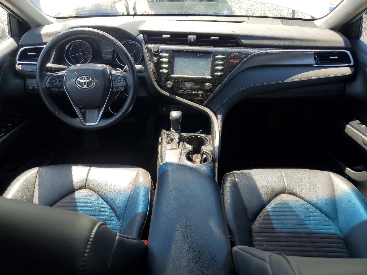 2018 TOYOTA CAMRY SE photo 15