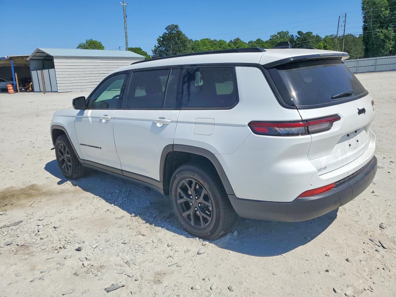 2024 JEEP GRAND CHEROKEE L LAREDO photo 4