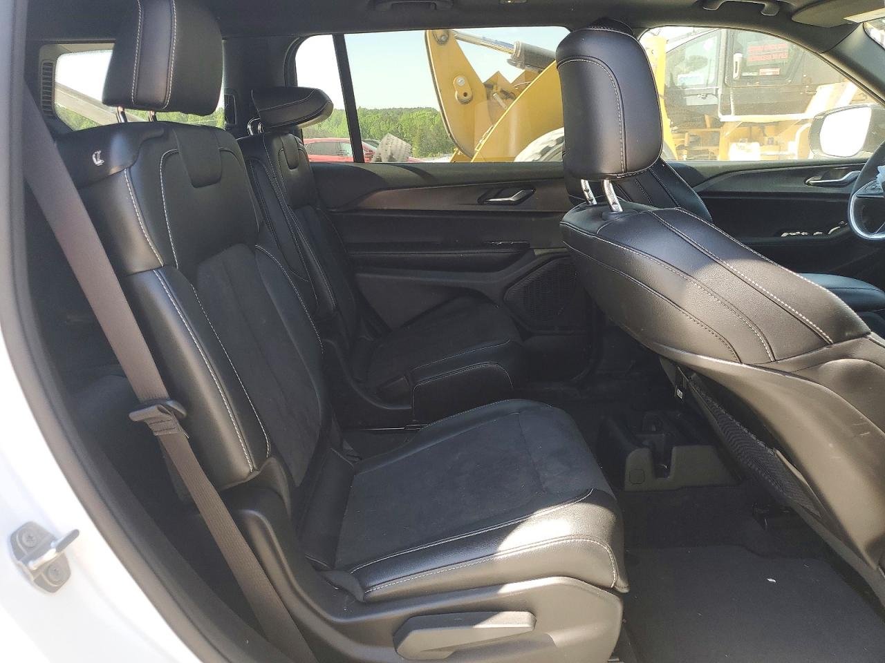 2024 JEEP GRAND CHEROKEE L LAREDO photo 31