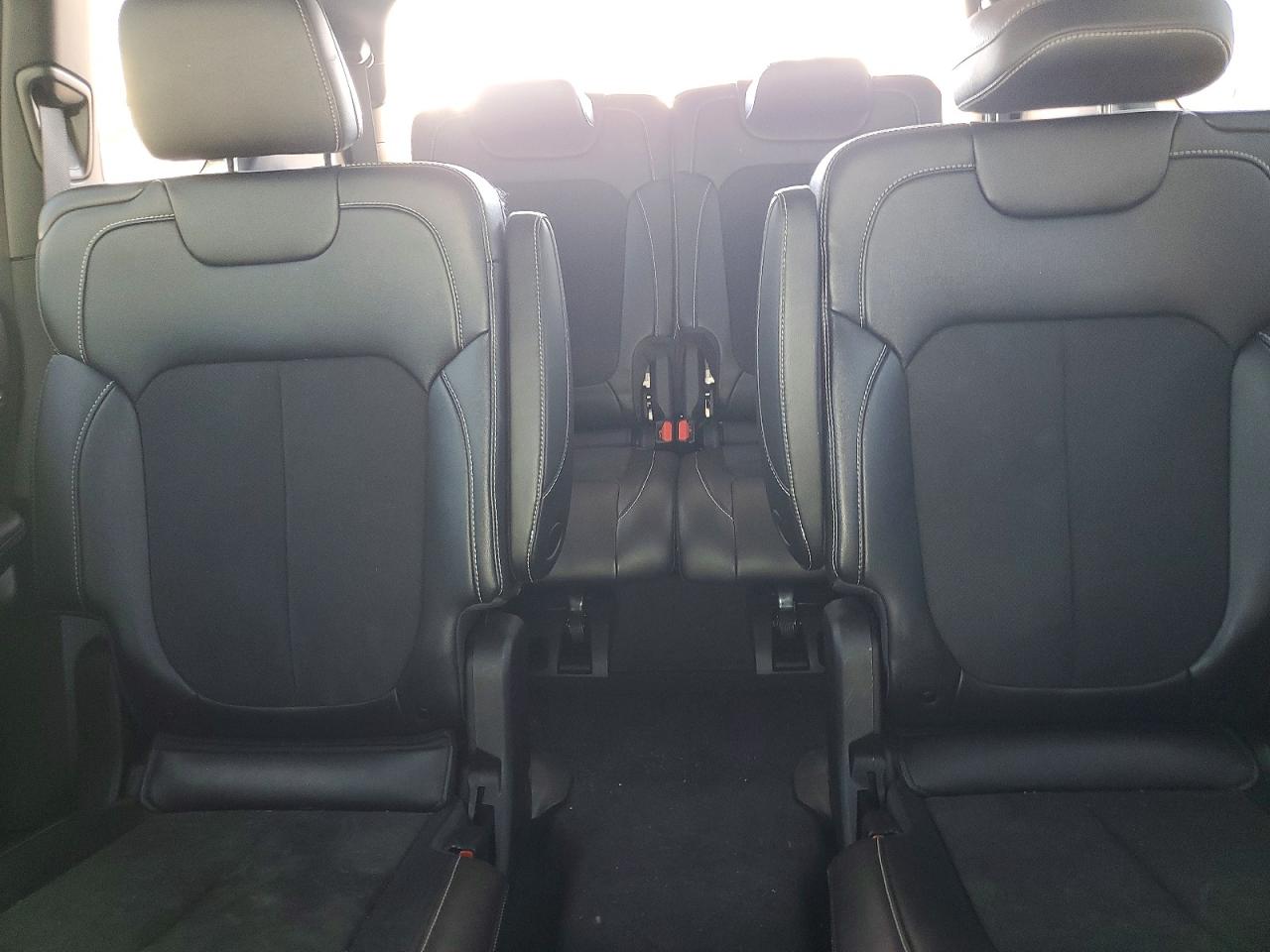 2024 JEEP GRAND CHEROKEE L LAREDO photo 28