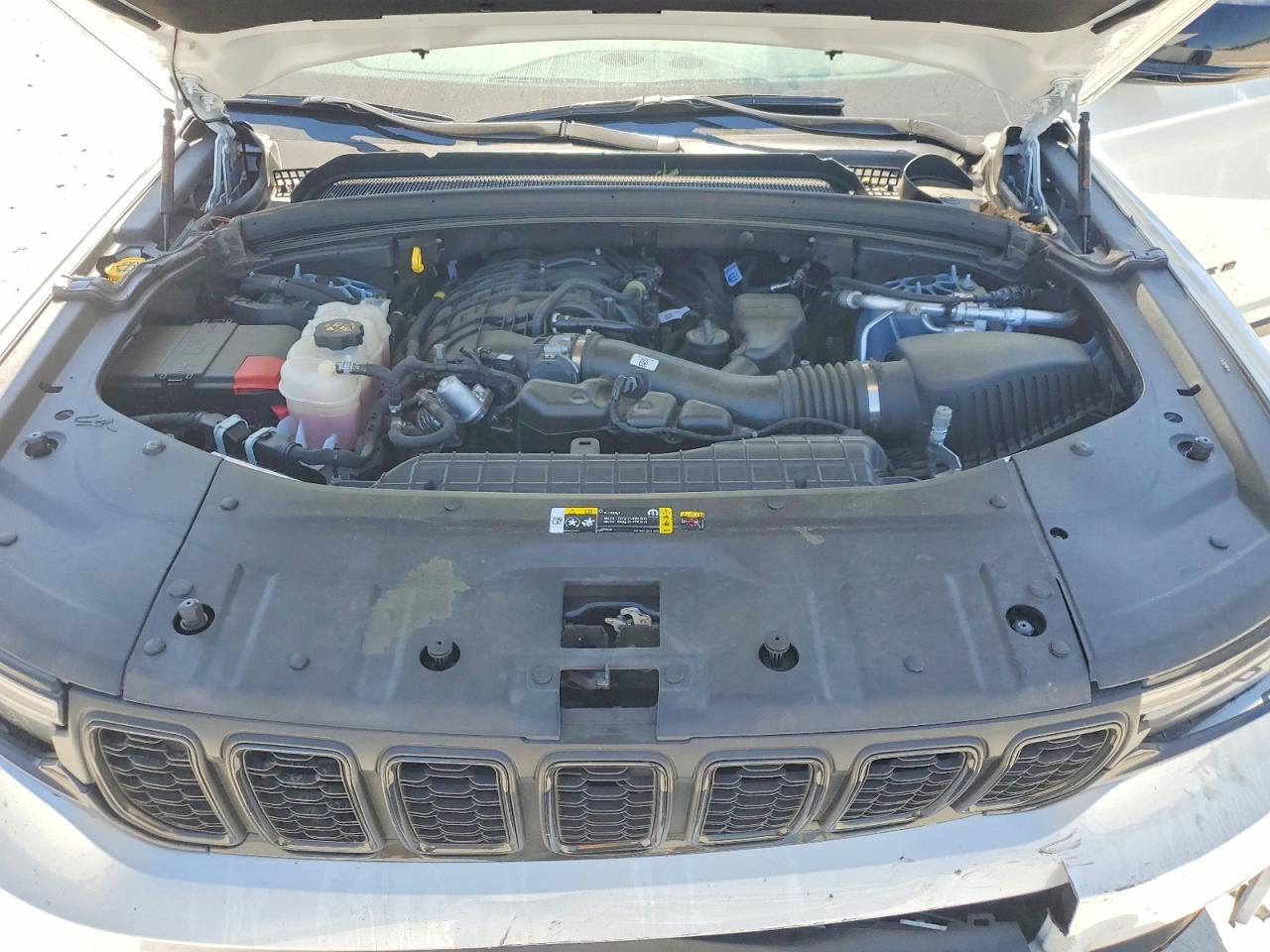 2024 JEEP GRAND CHEROKEE L LAREDO photo 34