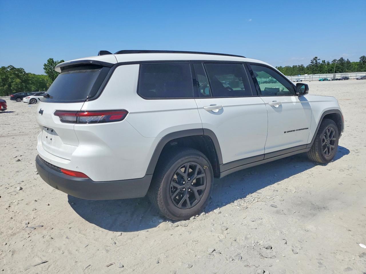 2024 JEEP GRAND CHEROKEE L LAREDO photo 7