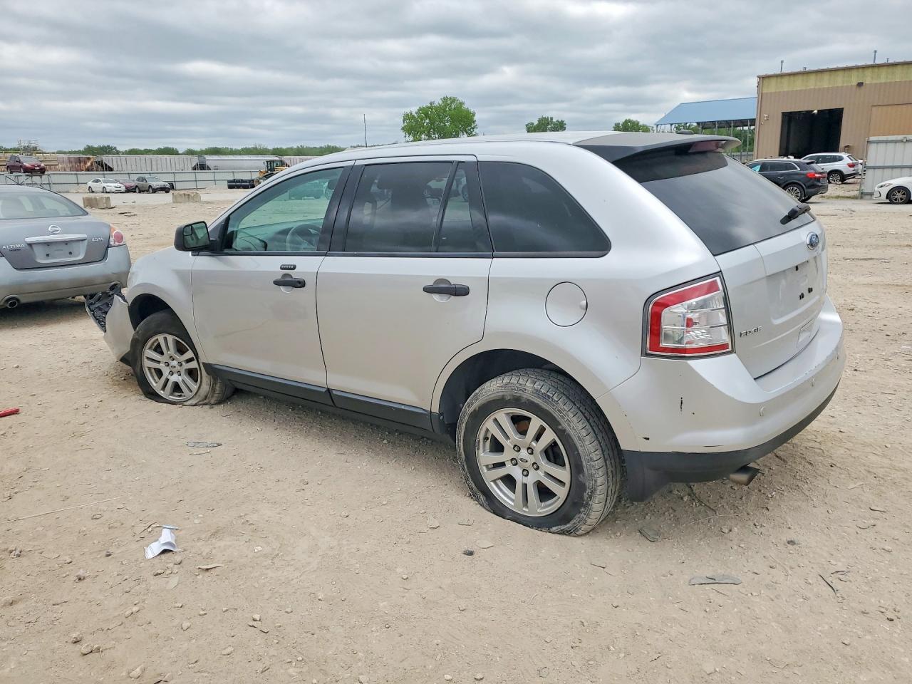 2010 FORD EDGE SE photo 2