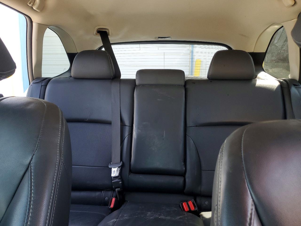 2015 SUBARU OUTBACK photo 10
