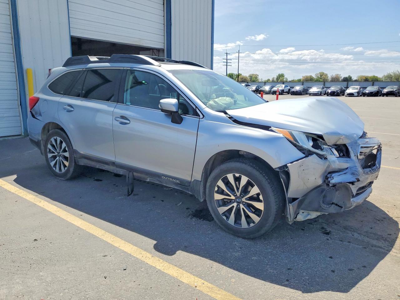 2015 SUBARU OUTBACK photo 4