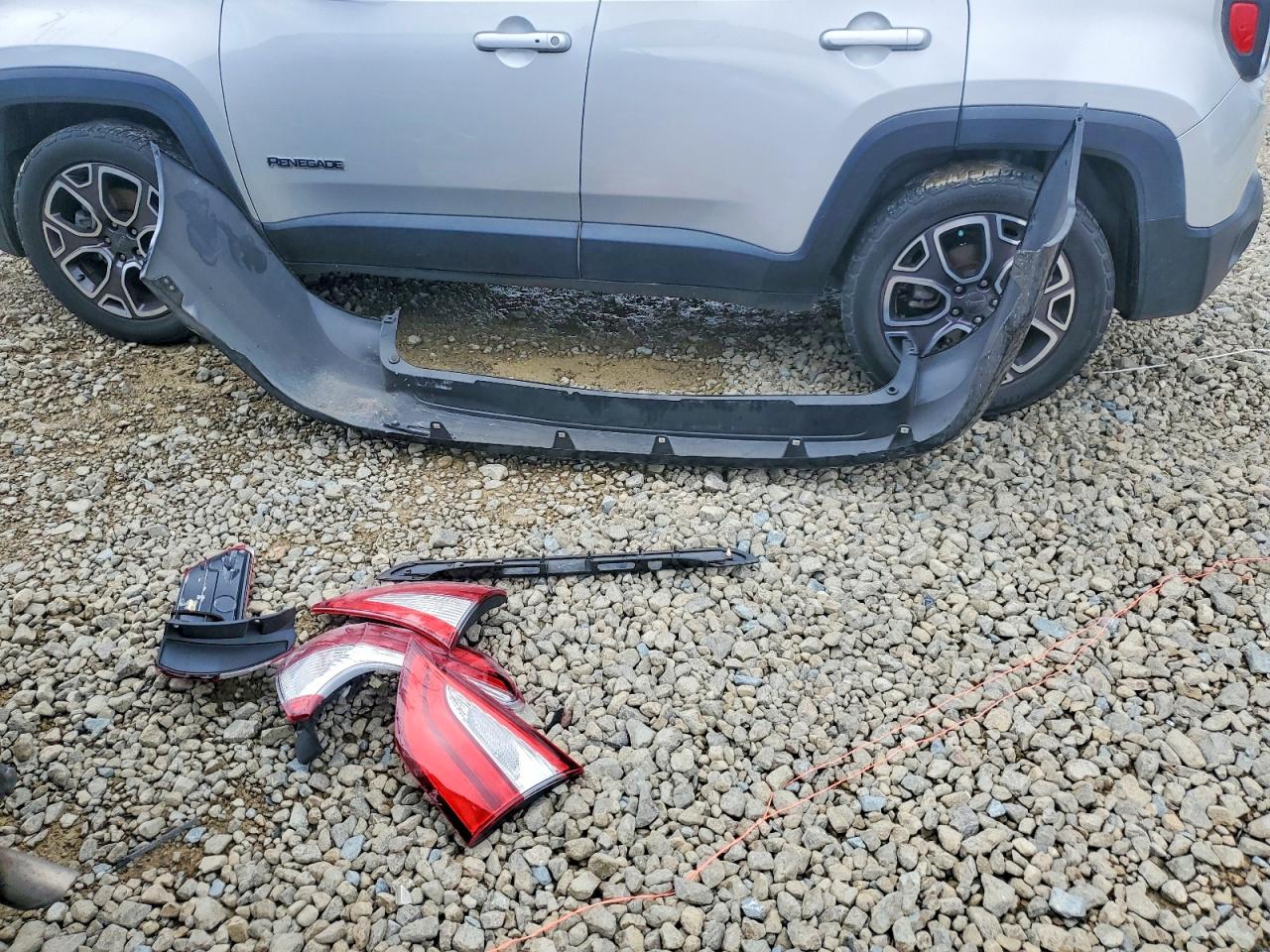 2016 TOYOTA SIENNA LE photo 37