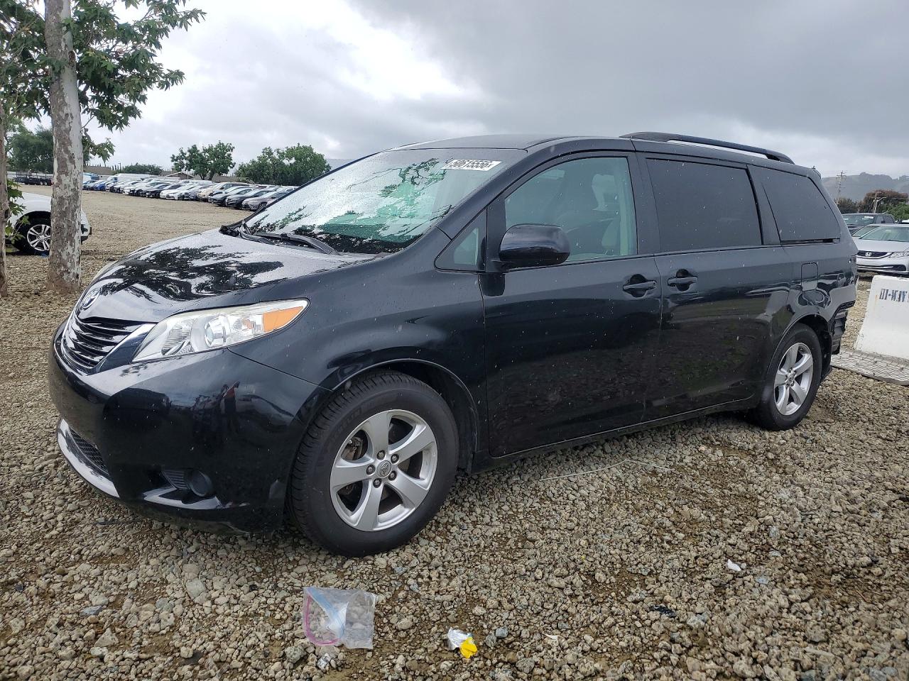 2016 TOYOTA SIENNA