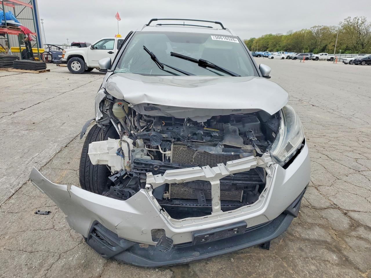 2018 NISSAN KICKS SV photo 9