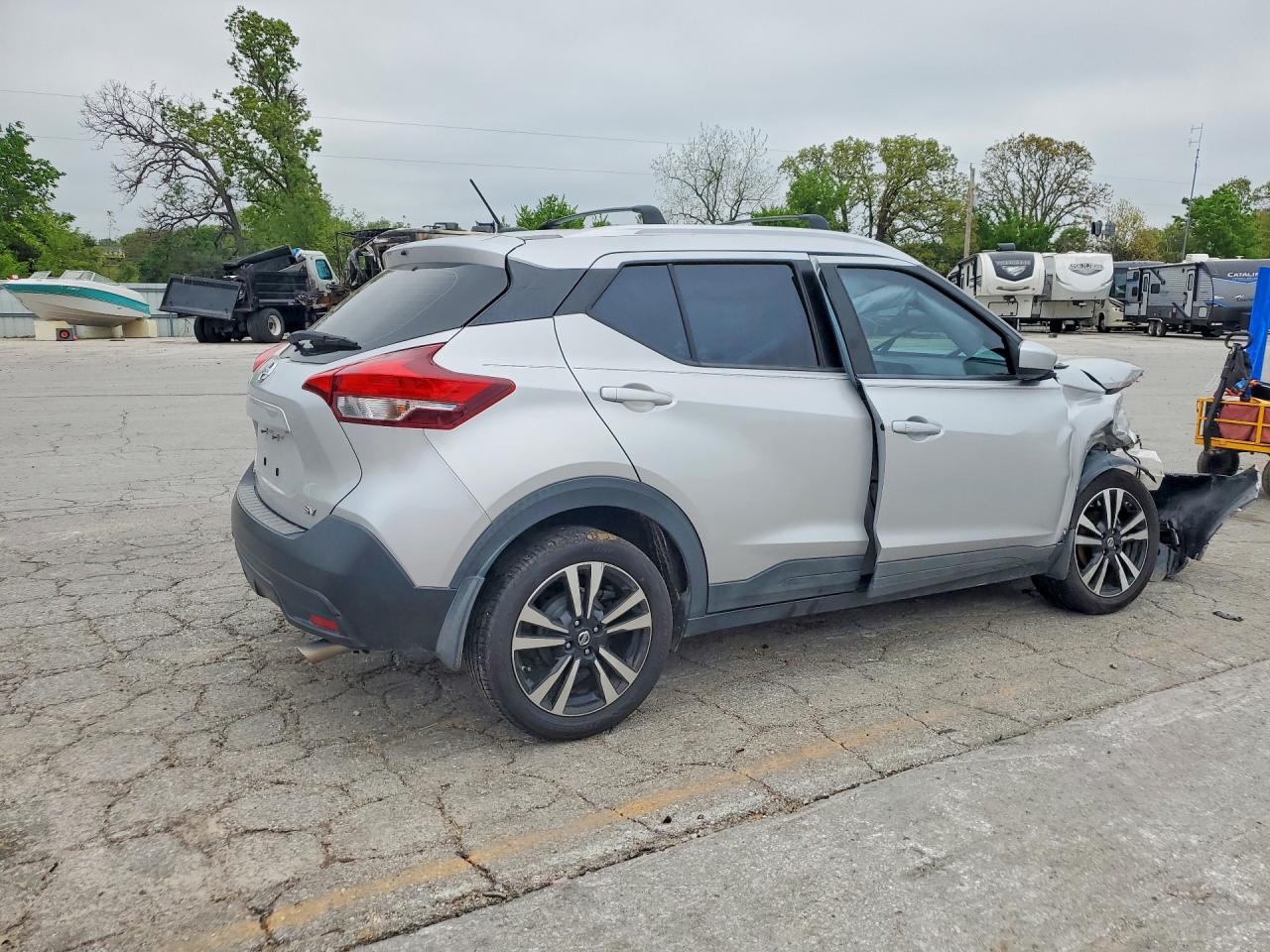 2018 NISSAN KICKS SV photo 5