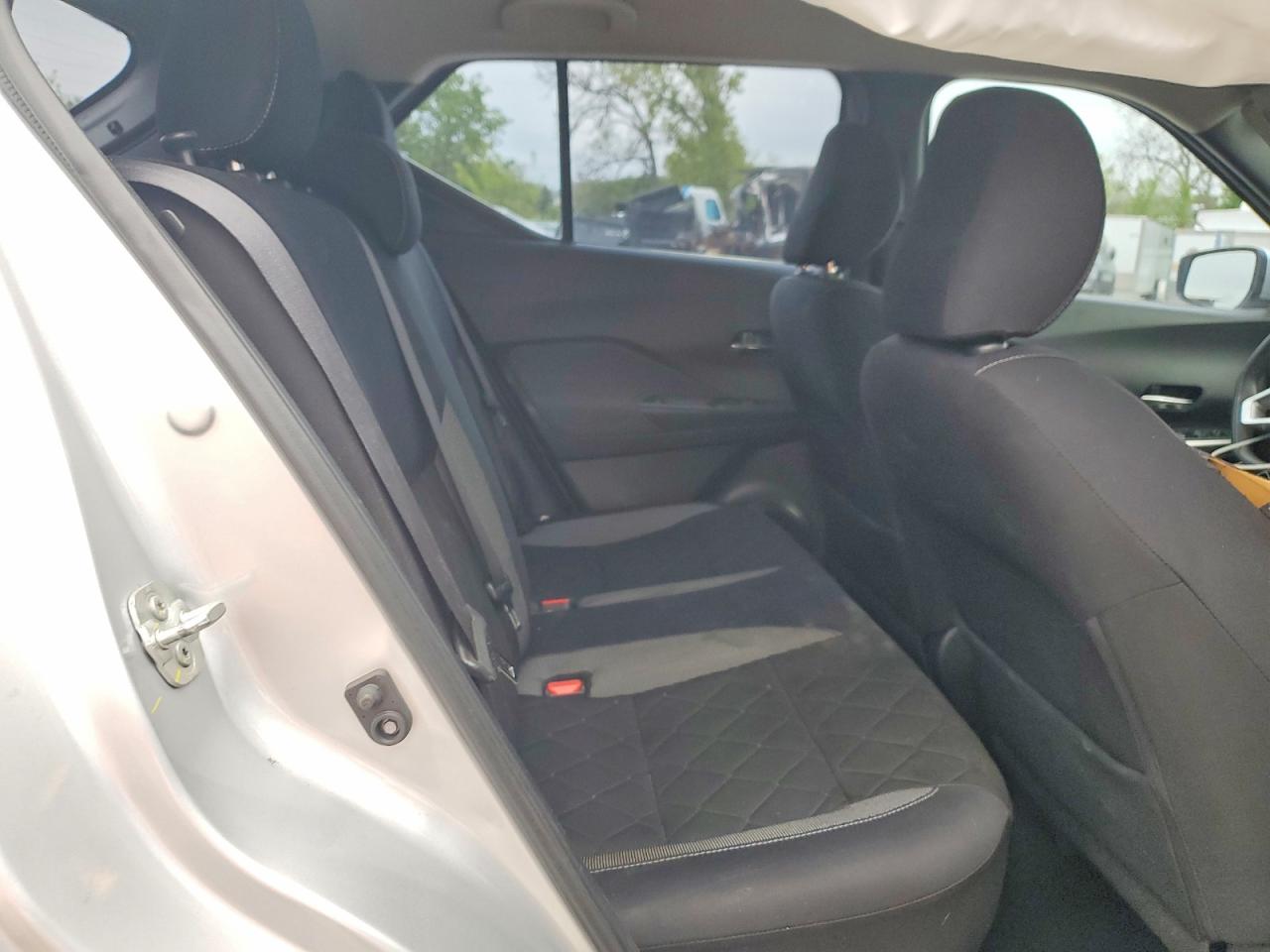 2018 NISSAN KICKS SV photo 21