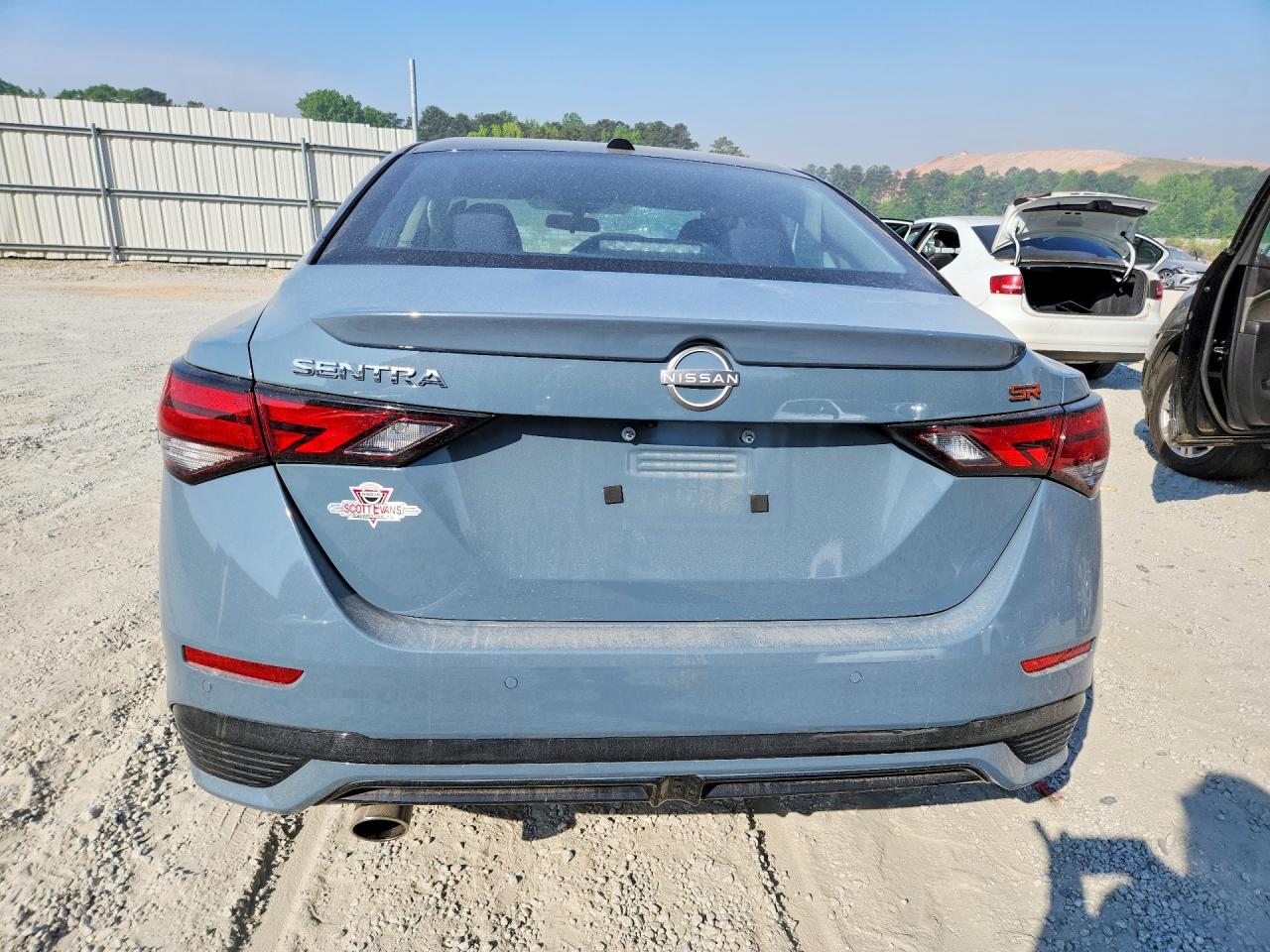 2025 NISSAN SENTRA SR photo 16