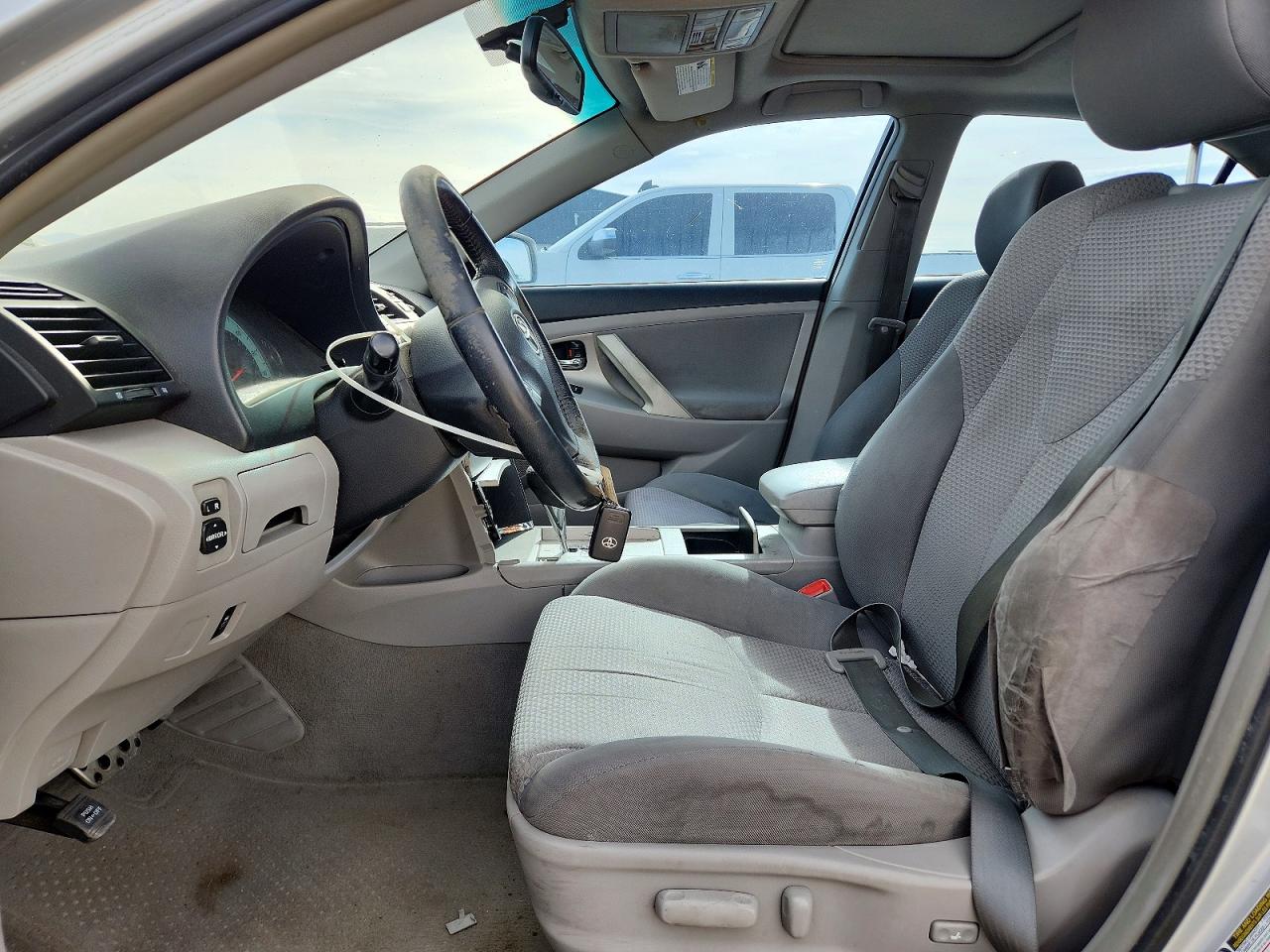 2011 TOYOTA CAMRY SE photo 13