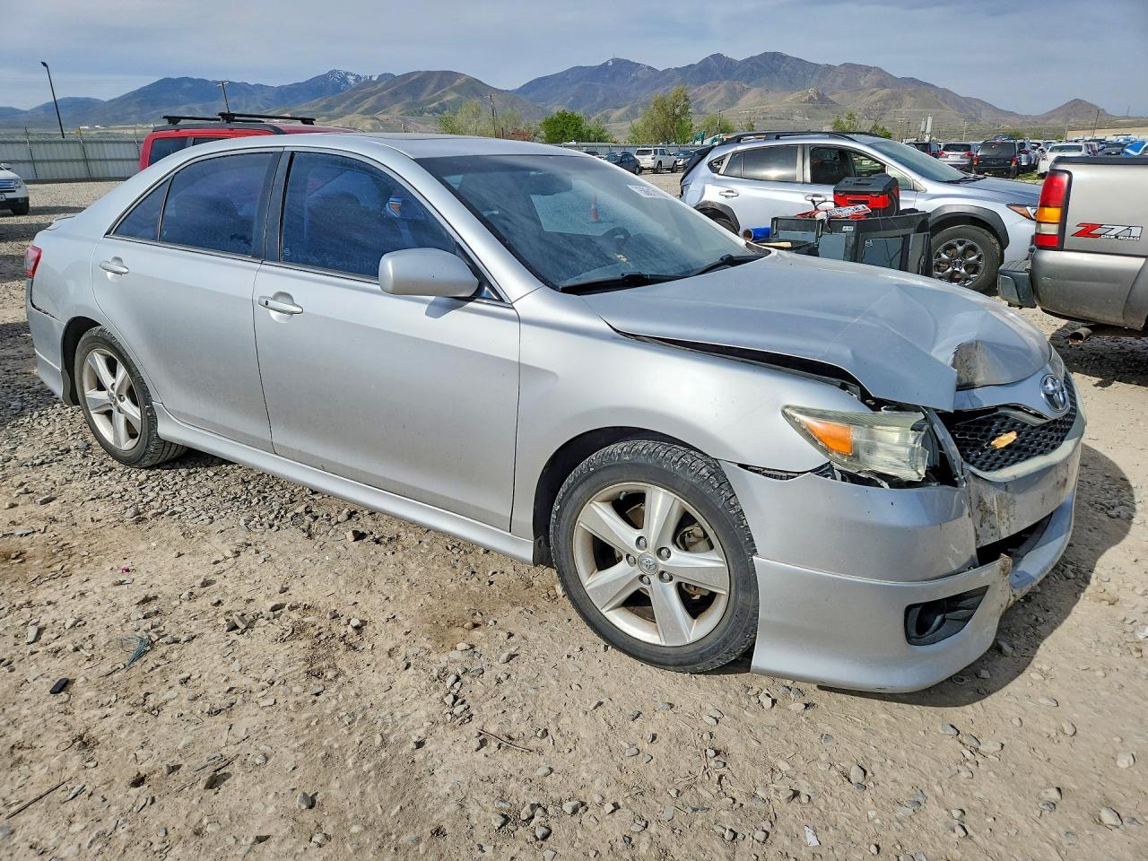 2011 TOYOTA CAMRY SE photo 7