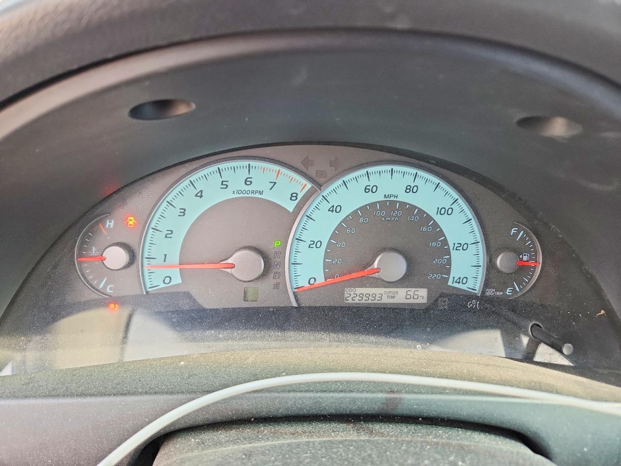 2011 TOYOTA CAMRY SE photo 17