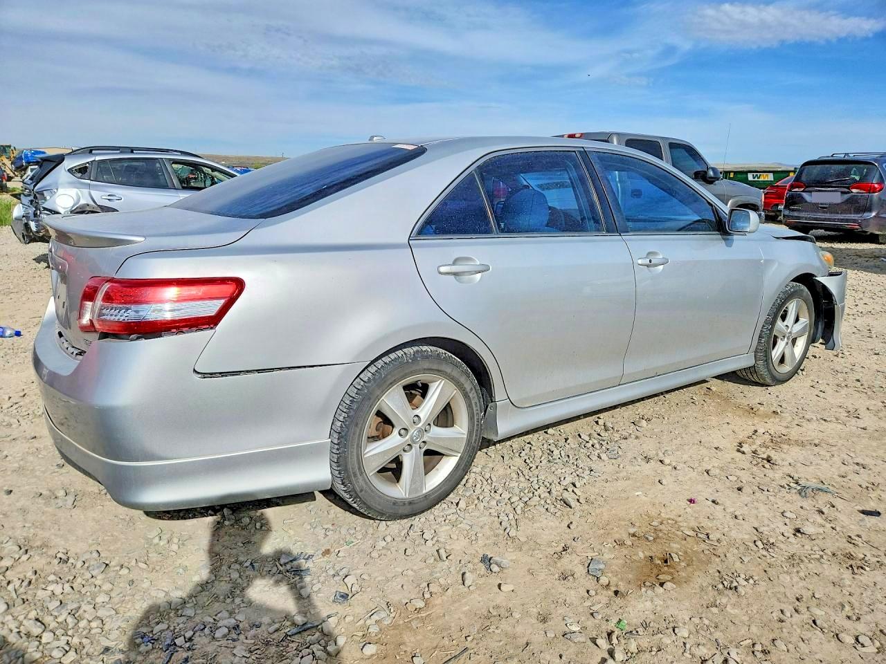 2011 TOYOTA CAMRY SE photo 5