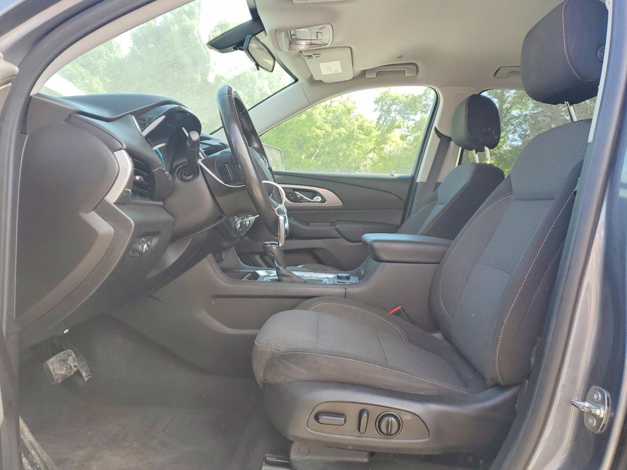 2019 CHEVROLET TRAVERSE LT photo 13