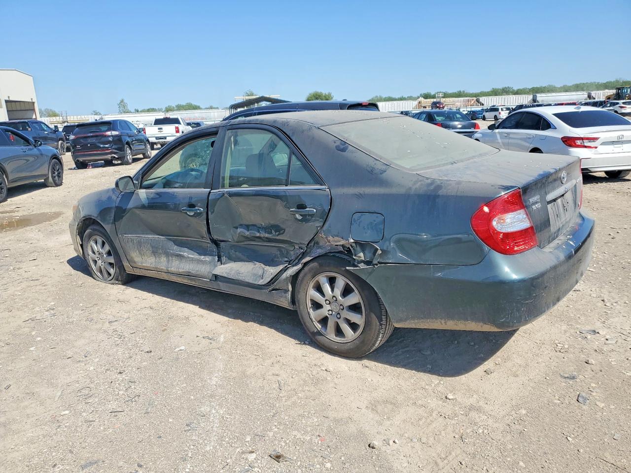 2003 TOYOTA CAMRY XLE V6 photo 4