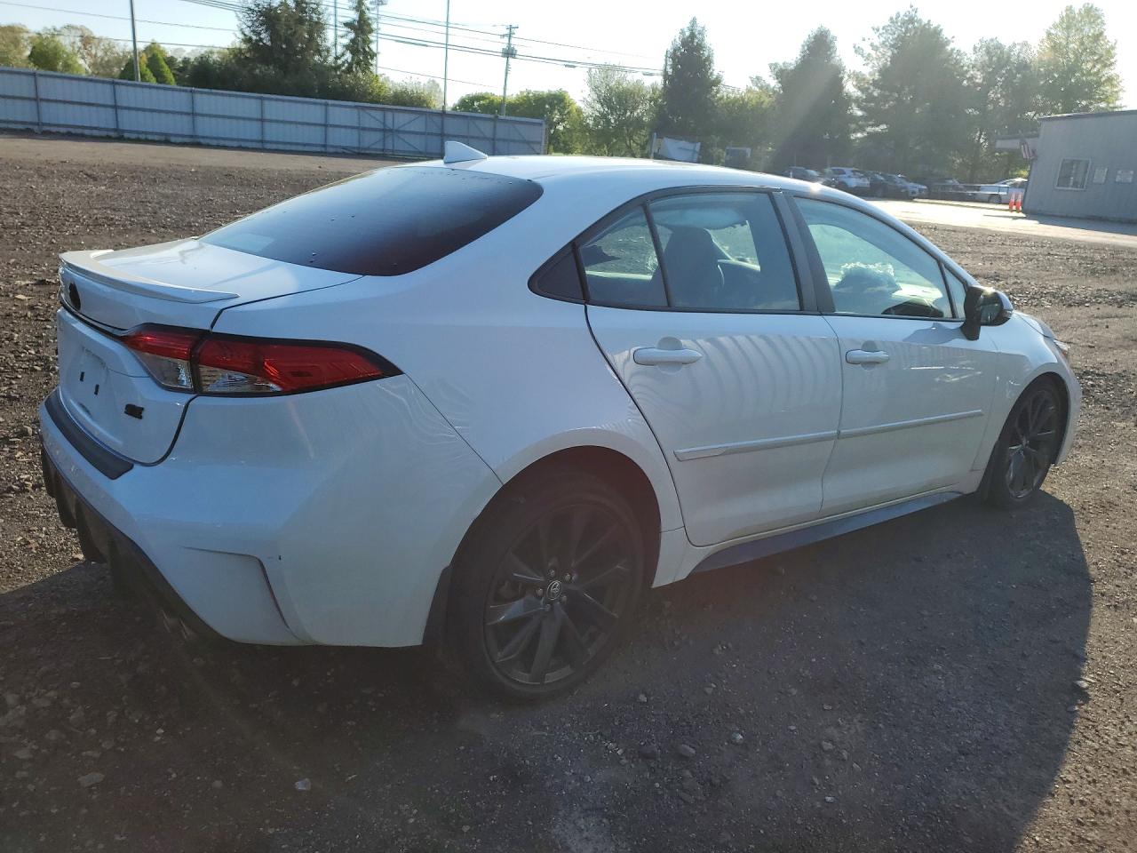 2023 TOYOTA COROLLA SE photo 3