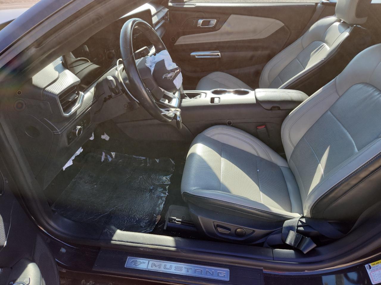 2024 FORD MUSTANG photo 13