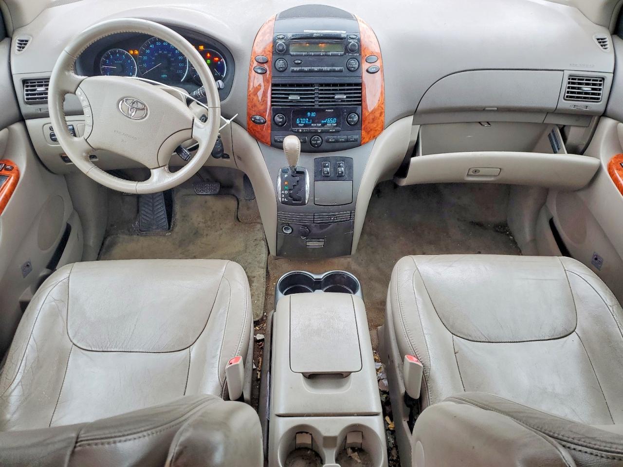 2009 TOYOTA SIENNA XLE photo 15