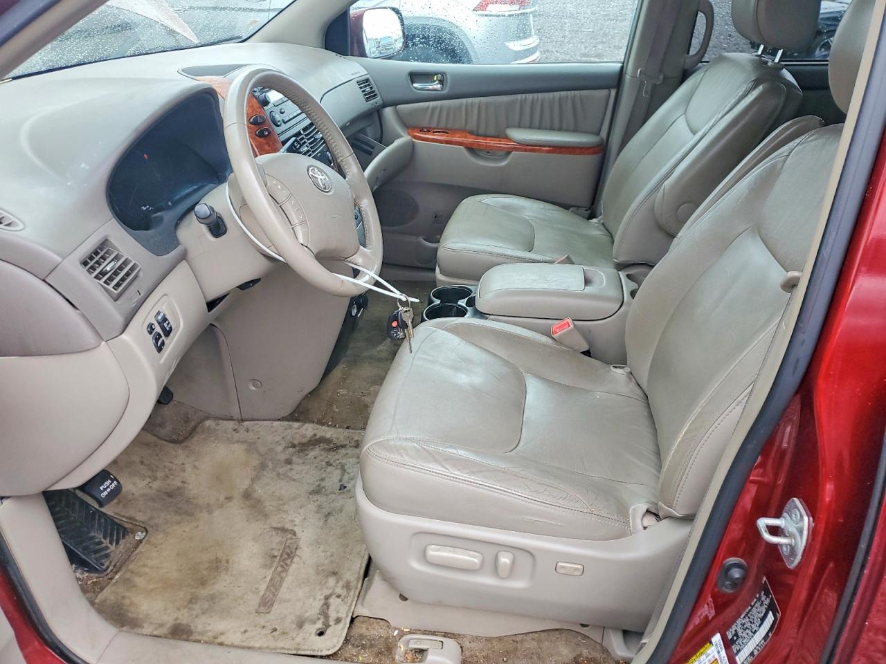 2009 TOYOTA SIENNA XLE photo 13