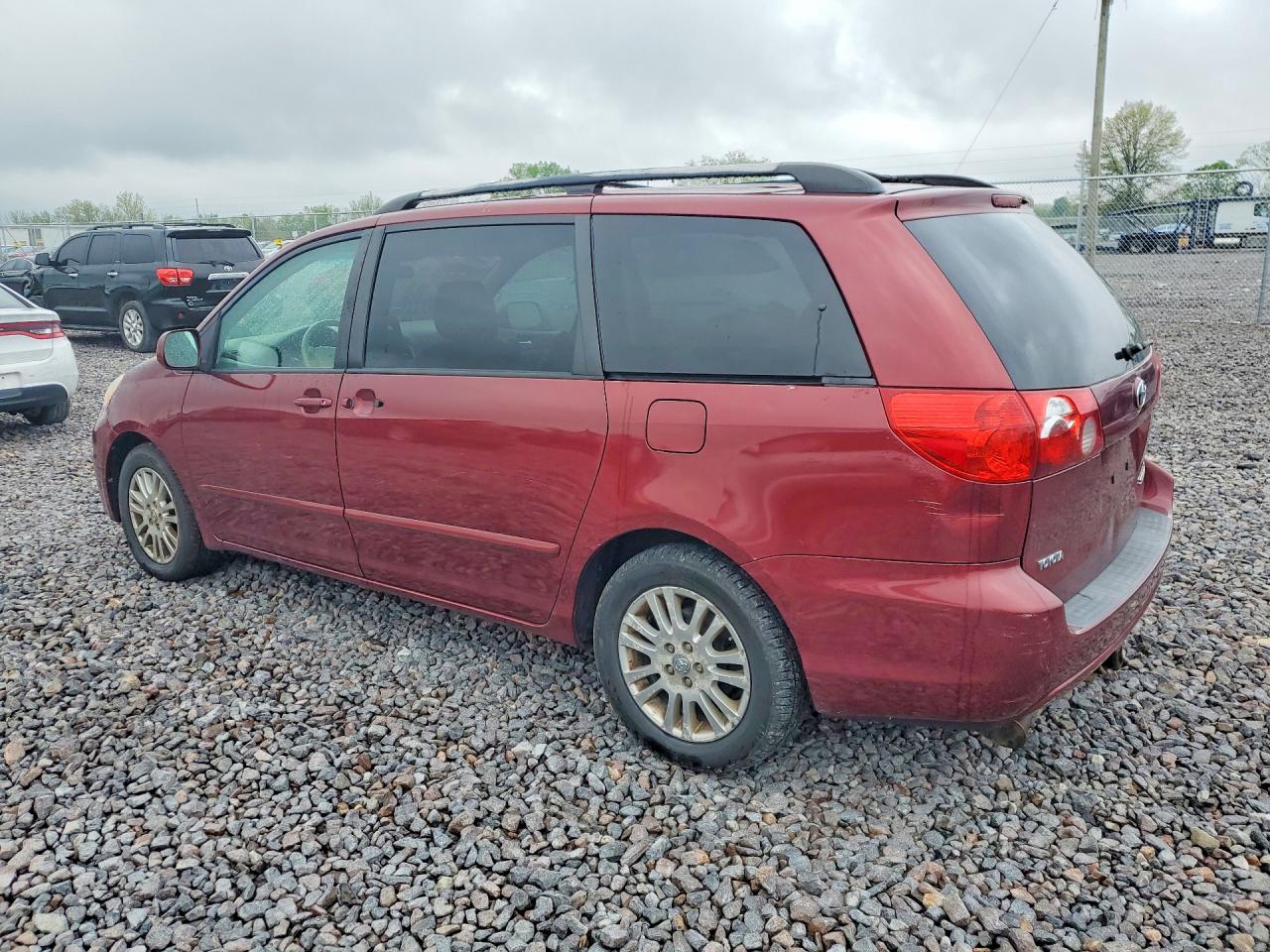 2009 TOYOTA SIENNA XLE photo 3