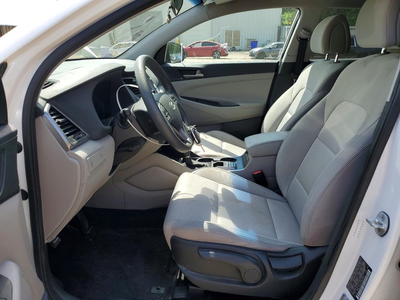 2018 HYUNDAI TUCSON SE photo 19