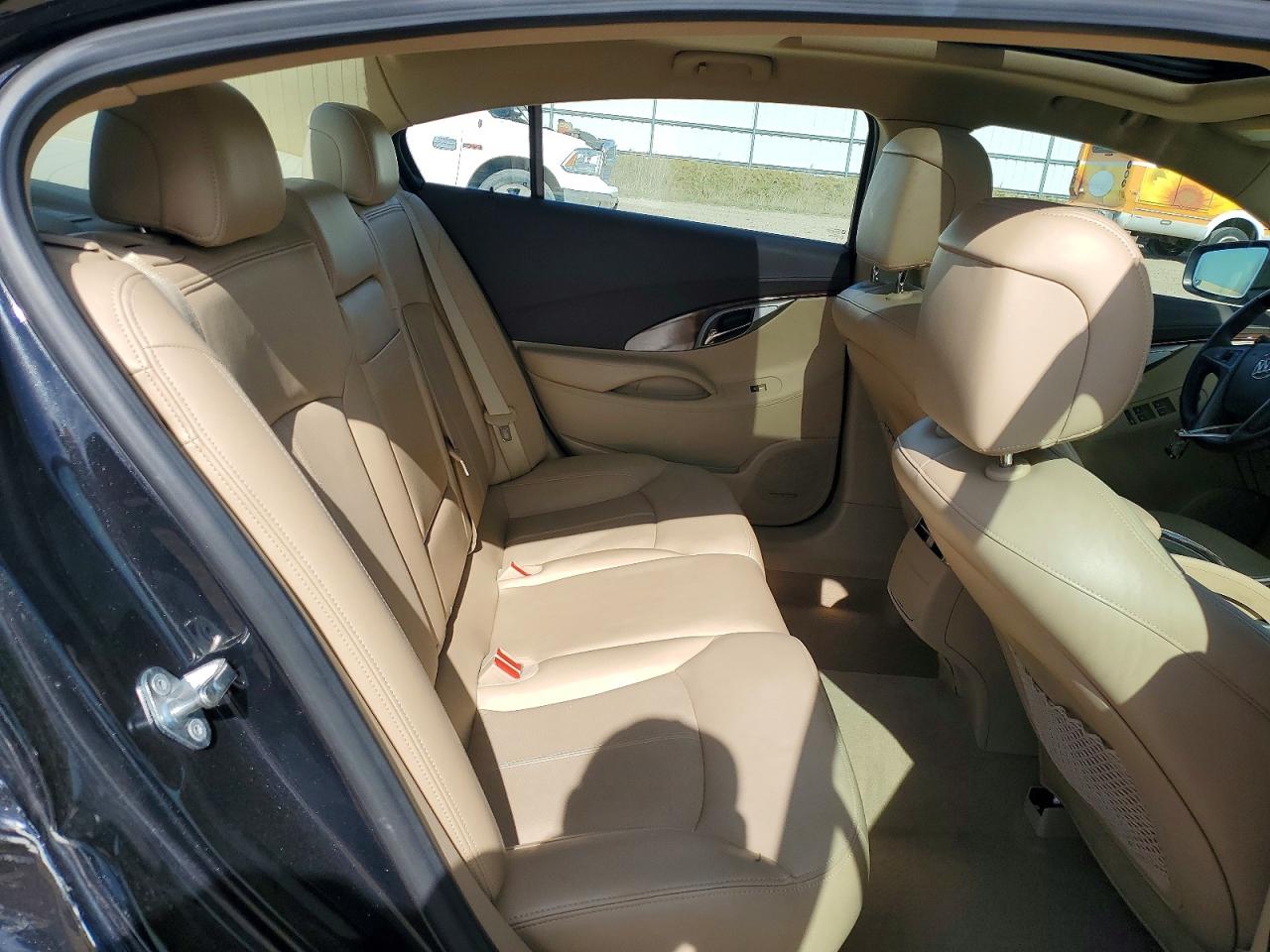 2010 BUICK LACROSSE CXS photo 28