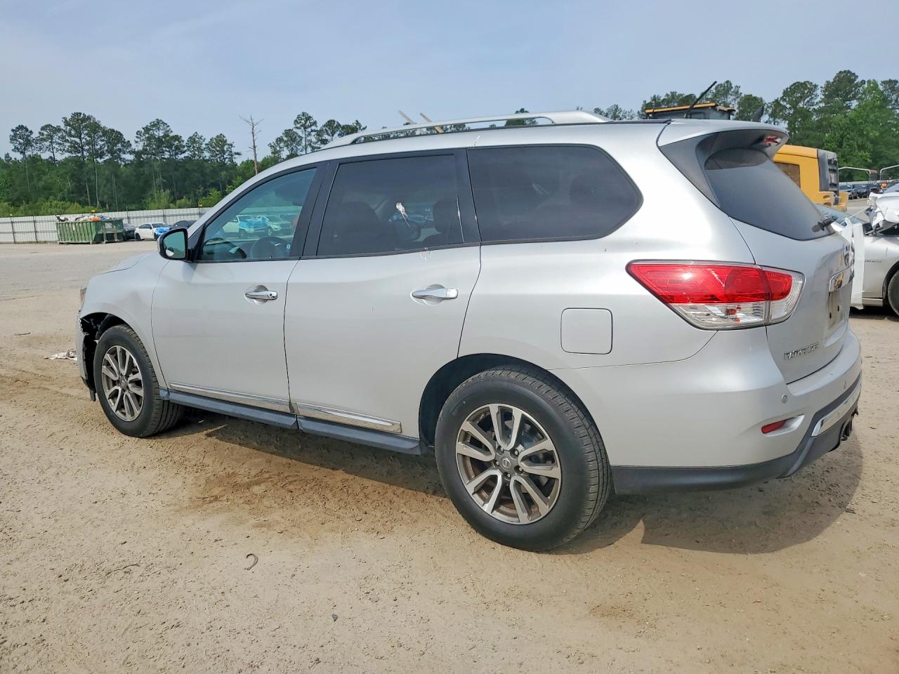 2013 NISSAN PATHFINDER S photo 3