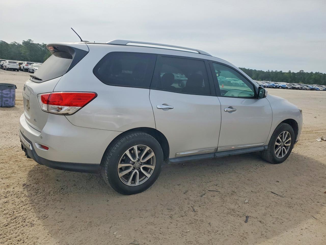 2013 NISSAN PATHFINDER S photo 5