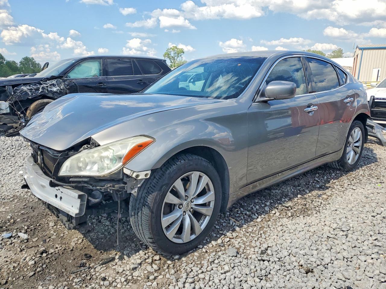 2011 INFINITI M37