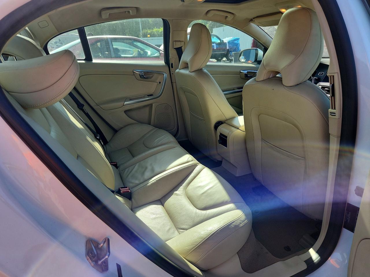 2014 VOLVO S60 T5 photo 10
